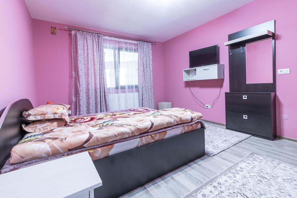 Conacul Lui Bulica Hotel Novaci-Straini Exterior photo
