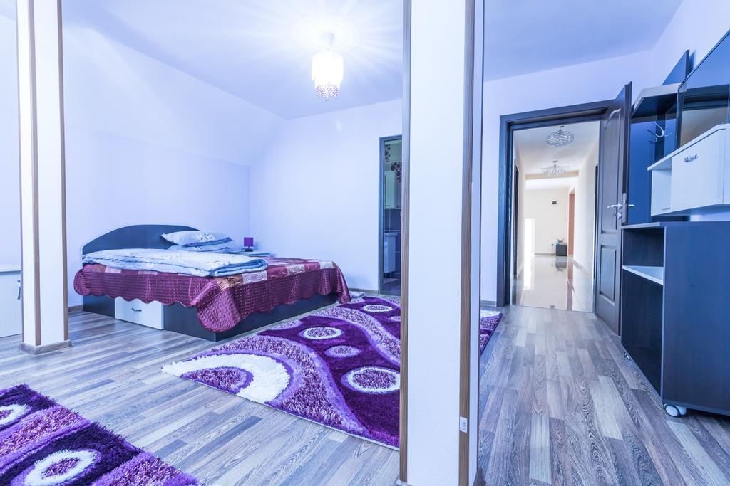 Conacul Lui Bulica Hotel Novaci-Straini Exterior photo